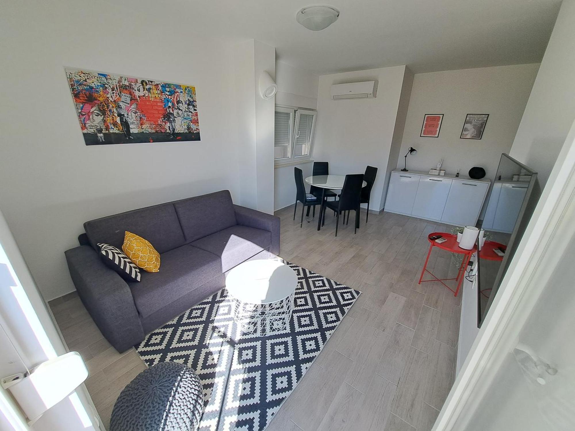 Apartment Charlie Komarna Buitenkant foto