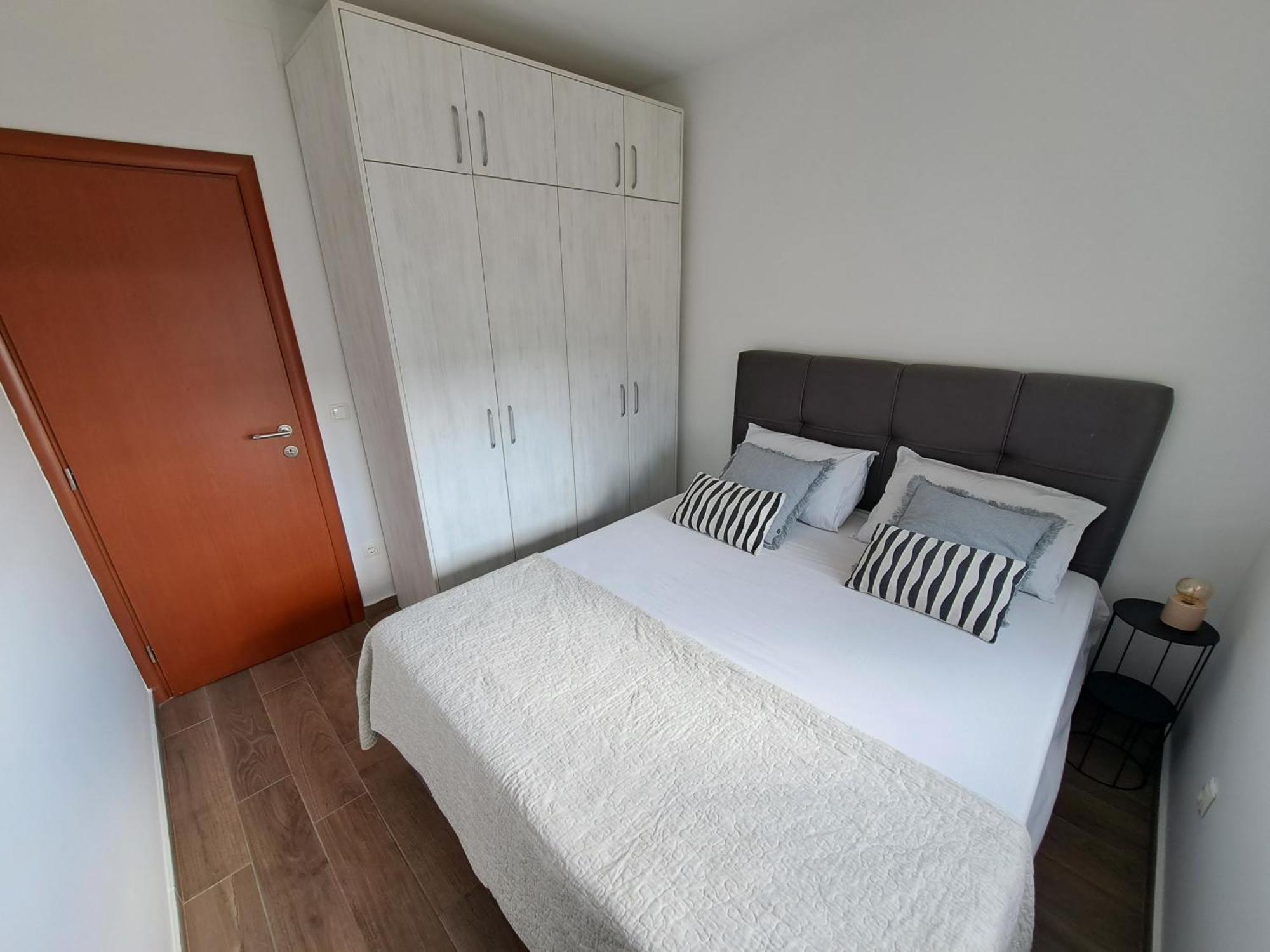 Apartment Charlie Komarna Buitenkant foto